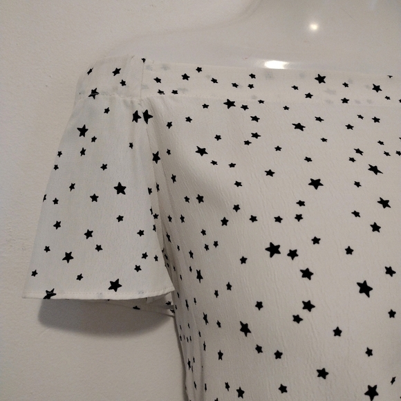 Shinestar - Star Print Off Shoulder Top - Picture 3 of 12